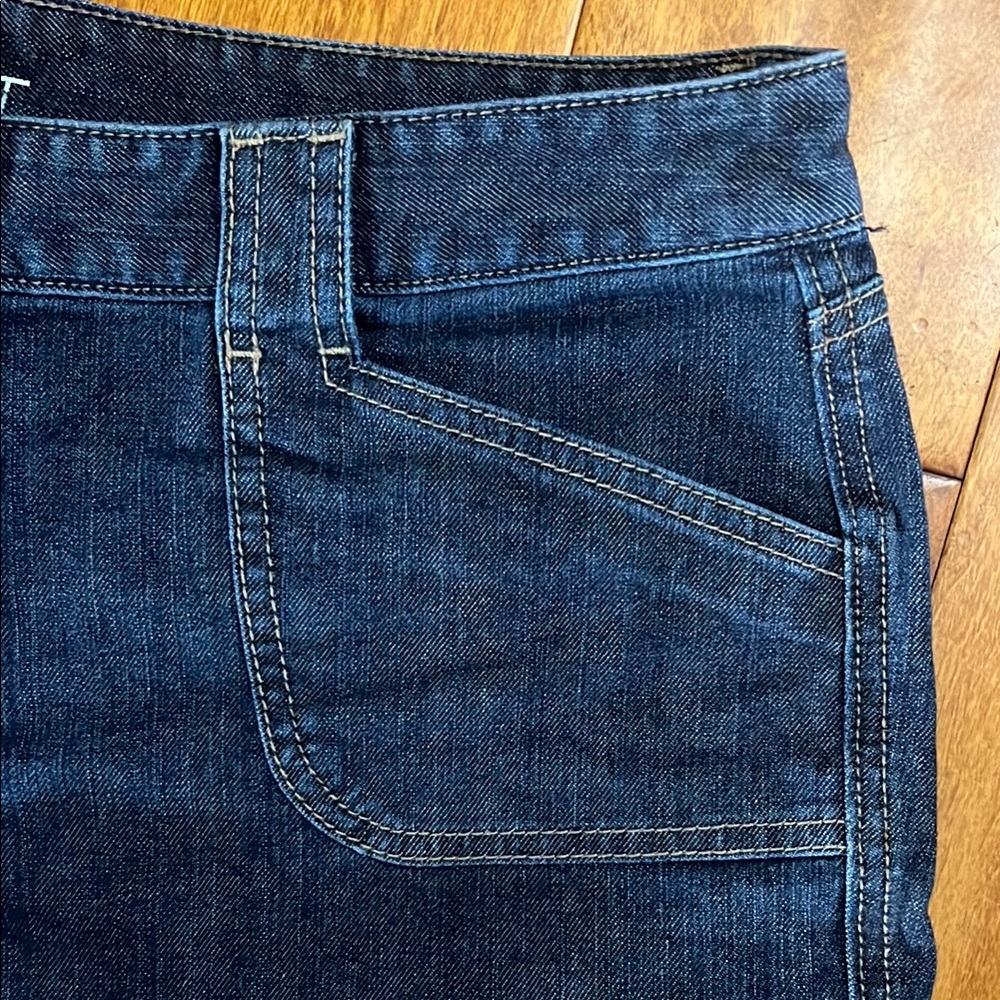 LOFT Original Dark Wash Jean Shorts Size 6 Blue Cuff Classic Casual Coastal - Picture 3 of 6